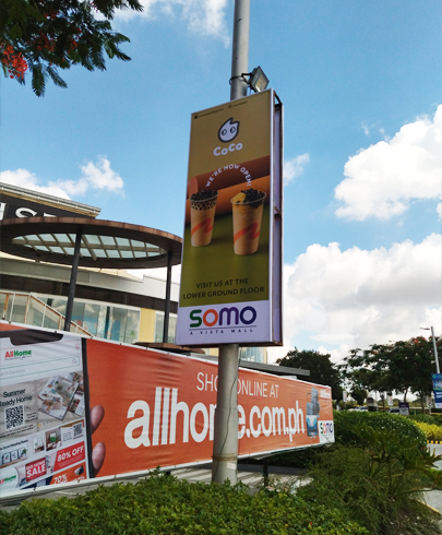 tarpaulin lamp post with frame